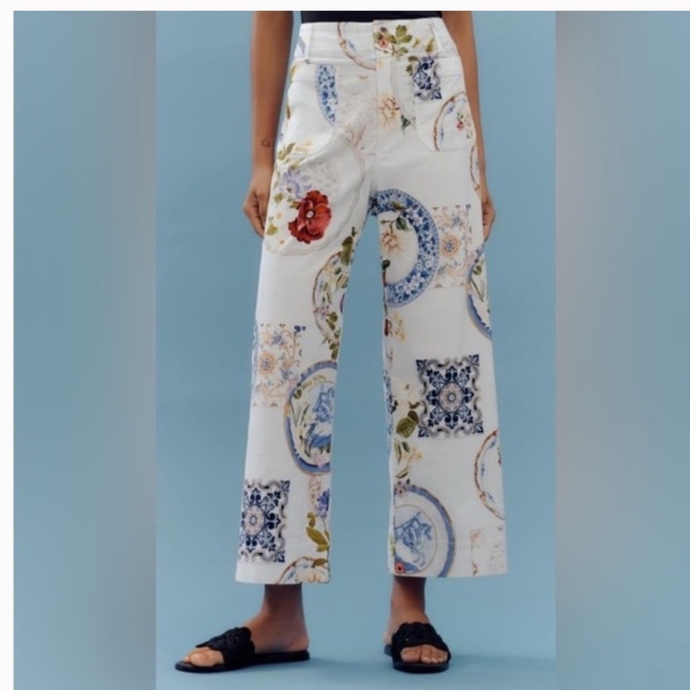 Anthropology Maeve the  Colette Cropped Wide leg Magic Fabric Edition. Size 26